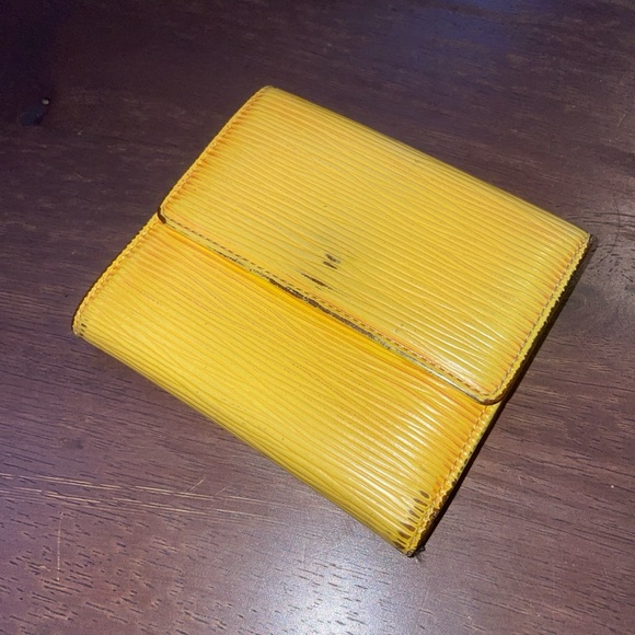 Louis Vuitton Yellow Epi Leather Wallet - Picture 2 of 6